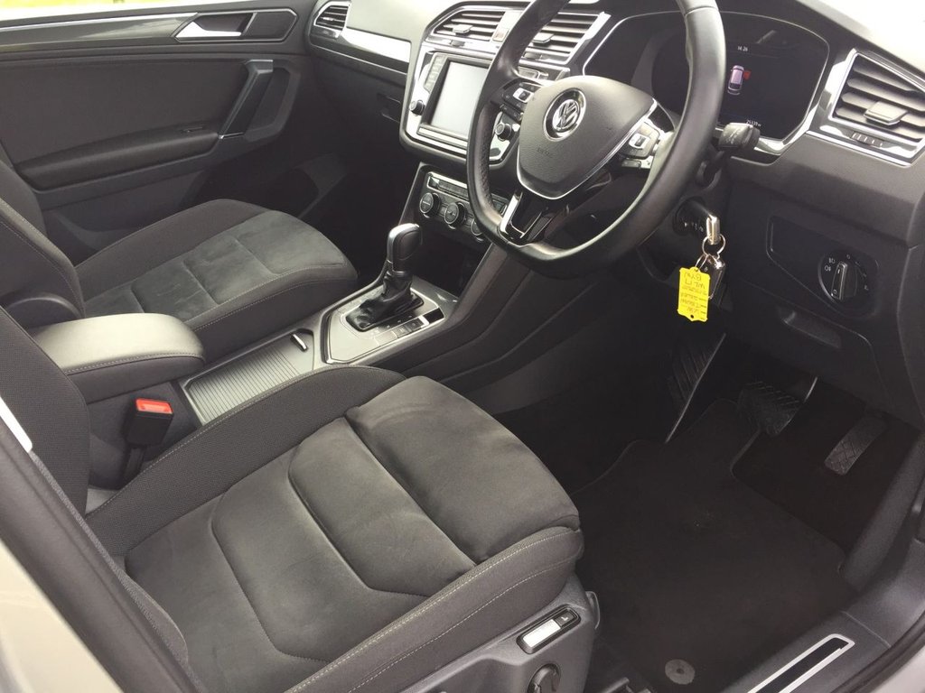 USED 2017 17 VOLKSWAGEN TIGUAN 2.0 SEL TDI BLUEMOTION TECHNOLOGY DSG 5d 148 BHP HEATED SEATS + SAT NAV + DAB