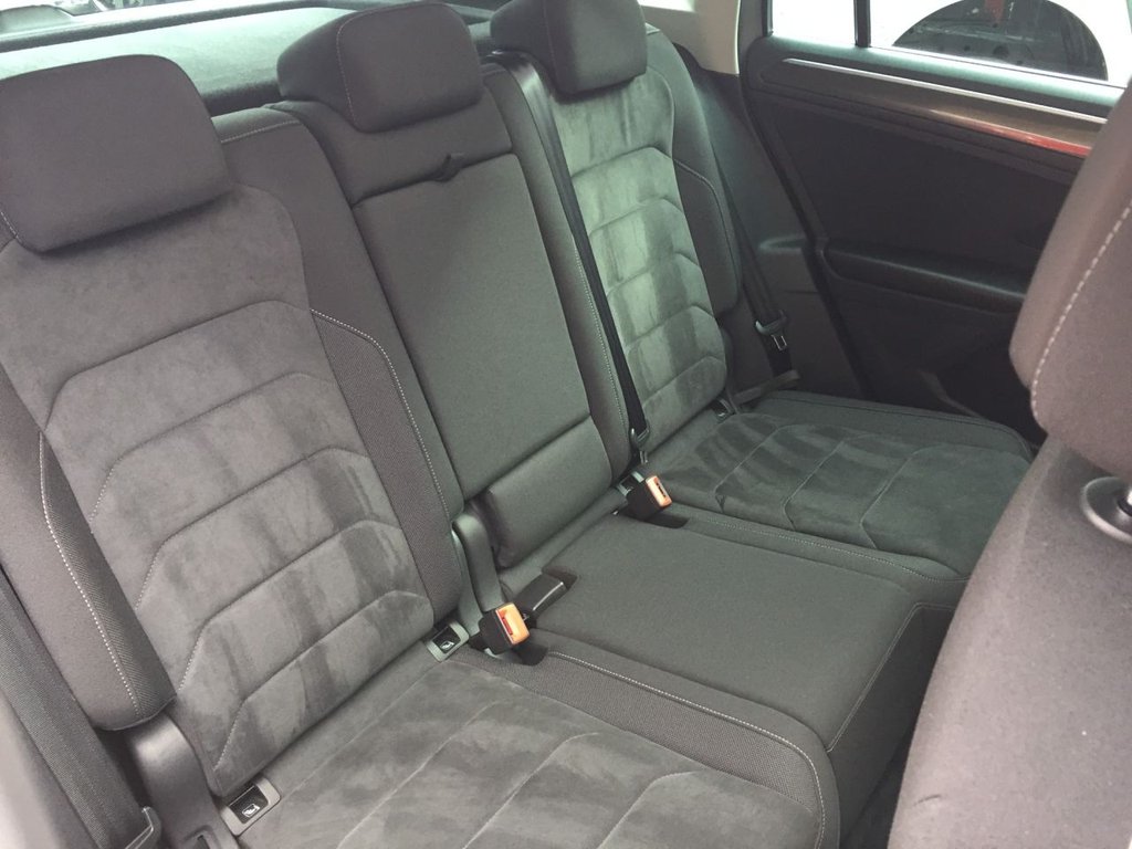 USED 2017 17 VOLKSWAGEN TIGUAN 2.0 SEL TDI BLUEMOTION TECHNOLOGY DSG 5d 148 BHP HEATED SEATS + SAT NAV + DAB
