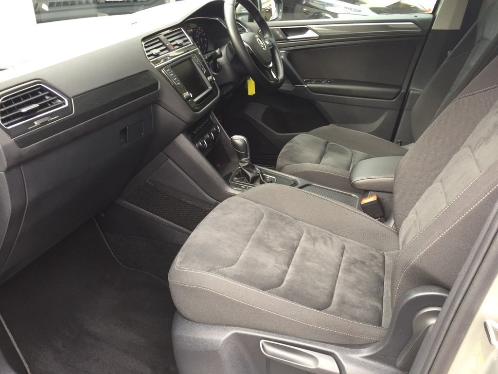 USED 2017 17 VOLKSWAGEN TIGUAN 2.0 SEL TDI BLUEMOTION TECHNOLOGY DSG 5d 148 BHP HEATED SEATS + SAT NAV + DAB