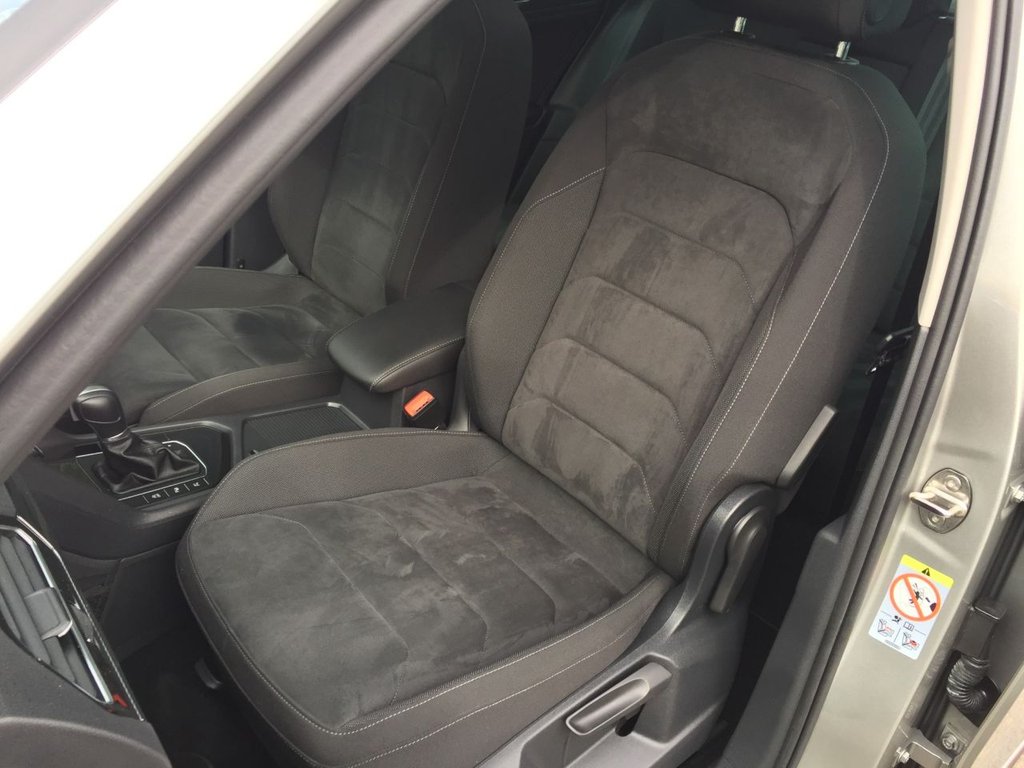 USED 2017 17 VOLKSWAGEN TIGUAN 2.0 SEL TDI BLUEMOTION TECHNOLOGY DSG 5d 148 BHP HEATED SEATS + SAT NAV + DAB