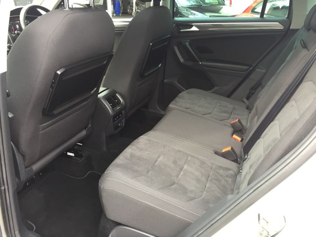 USED 2017 17 VOLKSWAGEN TIGUAN 2.0 SEL TDI BLUEMOTION TECHNOLOGY DSG 5d 148 BHP HEATED SEATS + SAT NAV + DAB