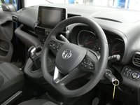 USED 2020 70 VAUXHALL COMBO LIFE 1.5 ENERGY XL S/S 5d 101 BHP 5 SEATS AIR CON CRUISE PARKING SENSORS 1 OWNER SERVICE HISTORY 6 MONTHS GOLD WARRANTY