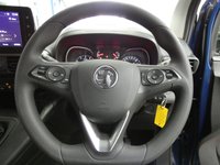 USED 2020 70 VAUXHALL COMBO LIFE 1.5 ENERGY XL S/S 5d 101 BHP 5 SEATS AIR CON CRUISE PARKING SENSORS 1 OWNER SERVICE HISTORY 6 MONTHS GOLD WARRANTY