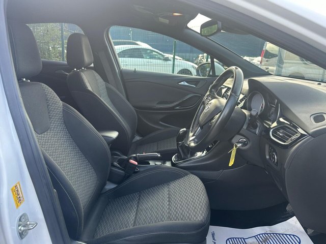 2016 Vauxhall Astra - Photo 8