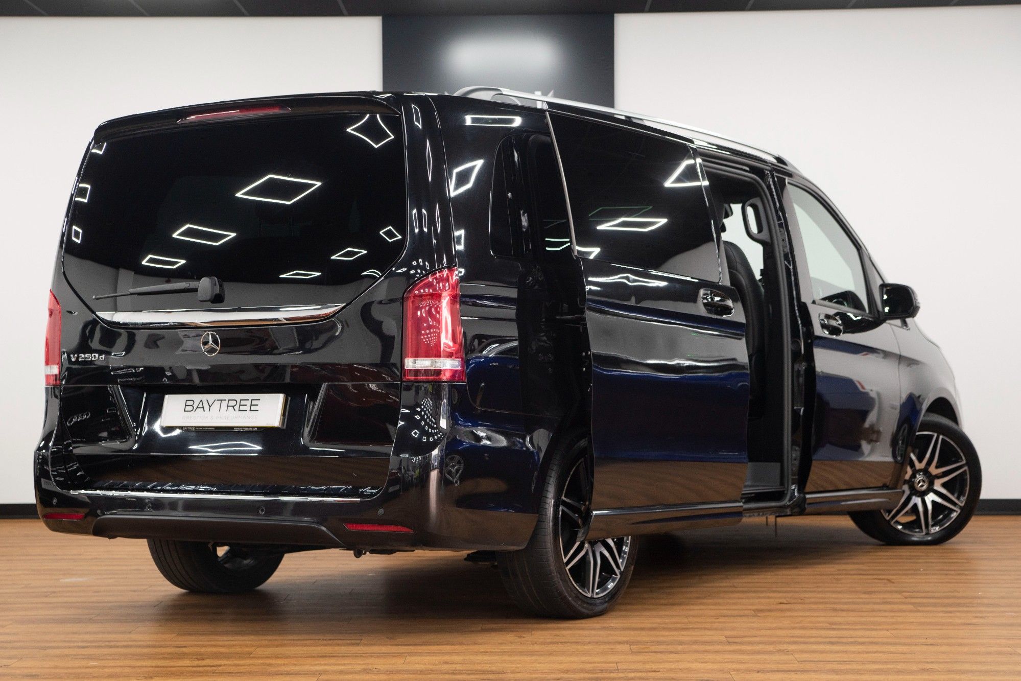 USED 2019 19 MERCEDES-BENZ V-CLASS 2.1 V 250 D AMG LINE XL 