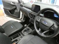 USED 2019 69 FORD FOCUS ACTIVE 1.0 X 5d 124 BHP STUNNING EXAMPLE BIG SPEC SAT NAV SUNROOF HEAD UP DISPLAY BLIND SPOT ASSIST PART LEATHER HEATED SEATS 2 OWNERS SERVICE HISTORY