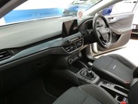USED 2019 69 FORD FOCUS ACTIVE 1.0 X 5d 124 BHP STUNNING EXAMPLE BIG SPEC SAT NAV SUNROOF HEAD UP DISPLAY BLIND SPOT ASSIST PART LEATHER HEATED SEATS 2 OWNERS SERVICE HISTORY