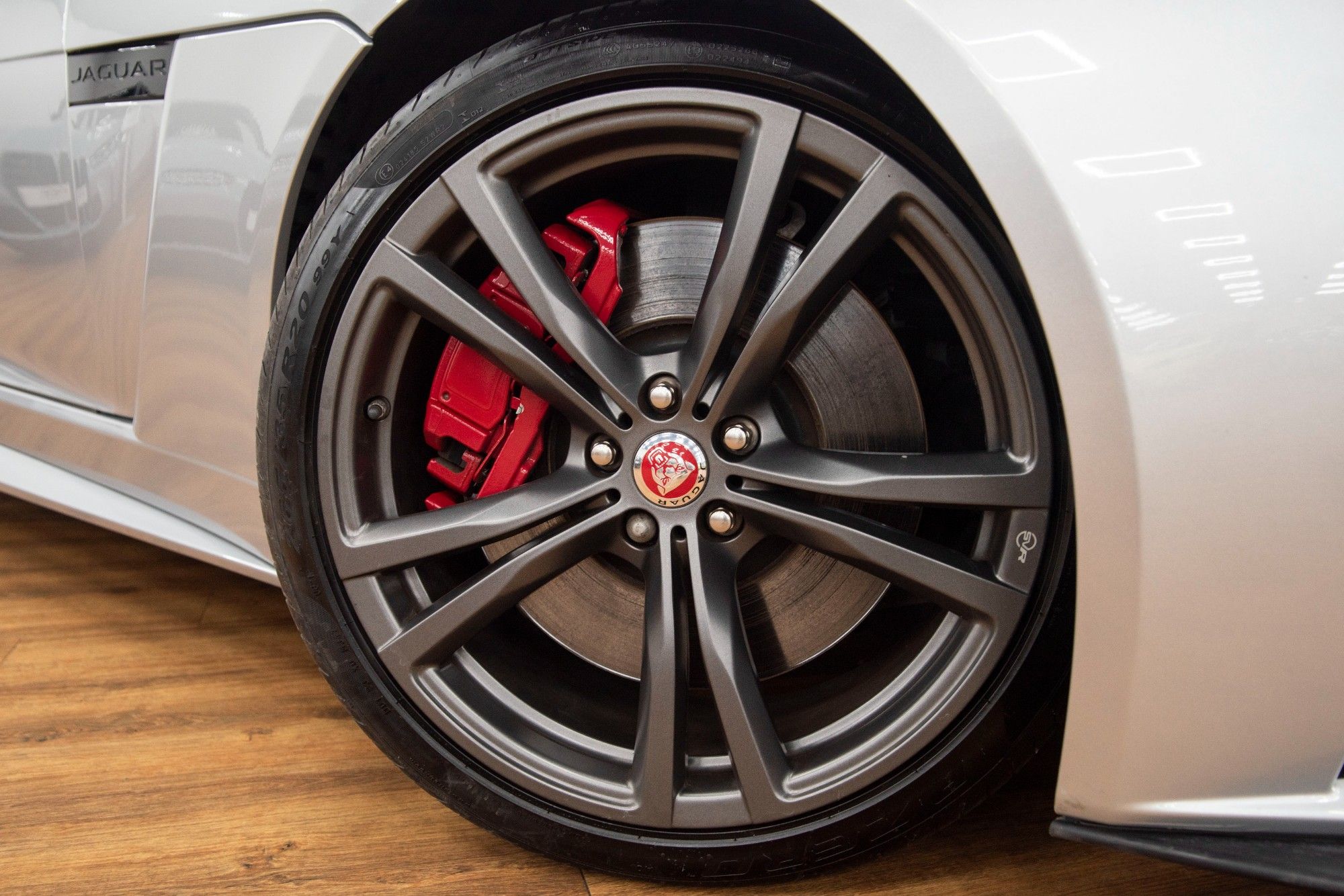 USED 2016 66 JAGUAR F-TYPE 5.0 V8 SVR 