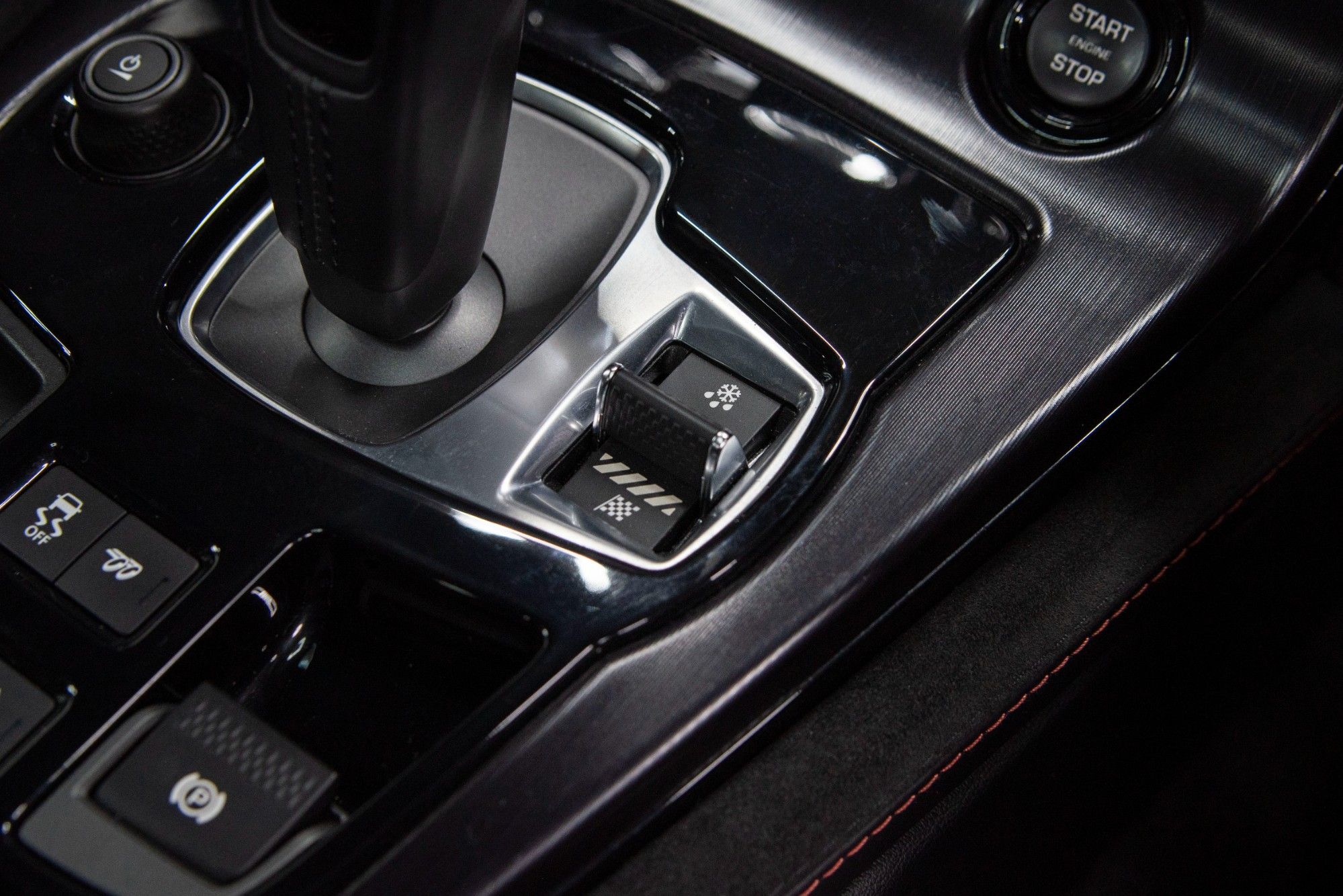 USED 2016 66 JAGUAR F-TYPE 5.0 V8 SVR 