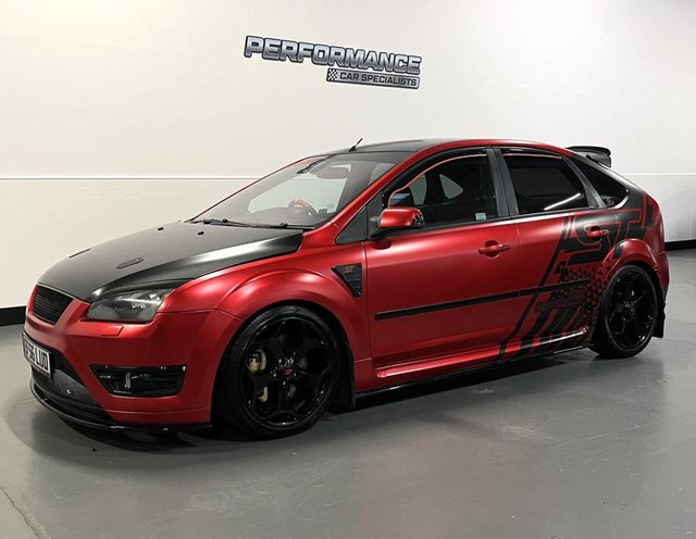 2006 56 Ford Focus 2.5 ST-2 5d 225 BHP