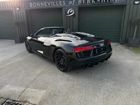 USED 2016 66 AUDI R8 5.2 SPYDER V10 QUATTRO 2d 533 BHP 