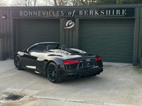 USED 2016 66 AUDI R8 5.2 SPYDER V10 QUATTRO 2d 533 BHP 