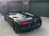 USED 2016 66 AUDI R8 5.2 SPYDER V10 QUATTRO 2d 533 BHP 