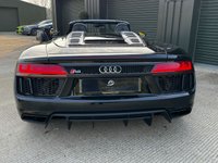 USED 2016 66 AUDI R8 5.2 SPYDER V10 QUATTRO 2d 533 BHP 