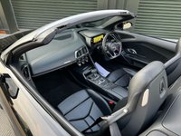 USED 2016 66 AUDI R8 5.2 SPYDER V10 QUATTRO 2d 533 BHP 