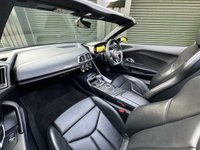 USED 2016 66 AUDI R8 5.2 SPYDER V10 QUATTRO 2d 533 BHP 