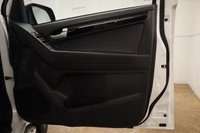USED 2016 66 ISUZU D-MAX 2.5 TD BLADE DCB 164 BHP WITH A TOW BAR AND TRUCKMAN ENCLOSED REAR