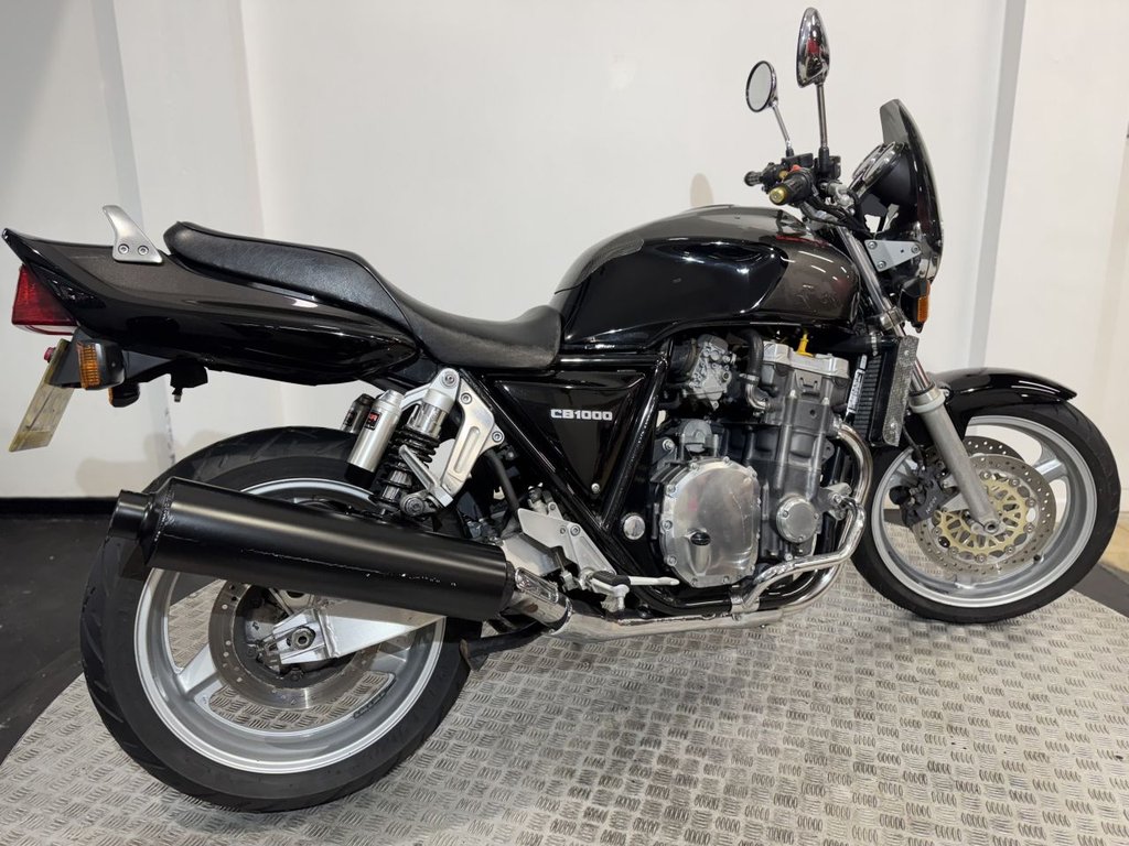 【BIG1】　　ホンダ　CB1000スーパーフォア　エンジン HONDA CB1000スーパーフォア(ビッグワン)「無事車検を終えて帰還しま