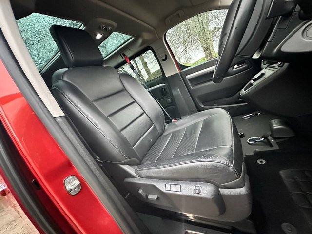 View our PEUGEOT TRAVELLER