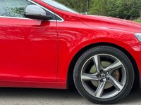 USED 2016 16 VOLVO V40 2.0 D2 R-DESIGN LUX NAV 5d 118 BHP 