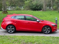 USED 2016 16 VOLVO V40 2.0 D2 R-DESIGN LUX NAV 5d 118 BHP 