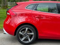 USED 2016 16 VOLVO V40 2.0 D2 R-DESIGN LUX NAV 5d 118 BHP 