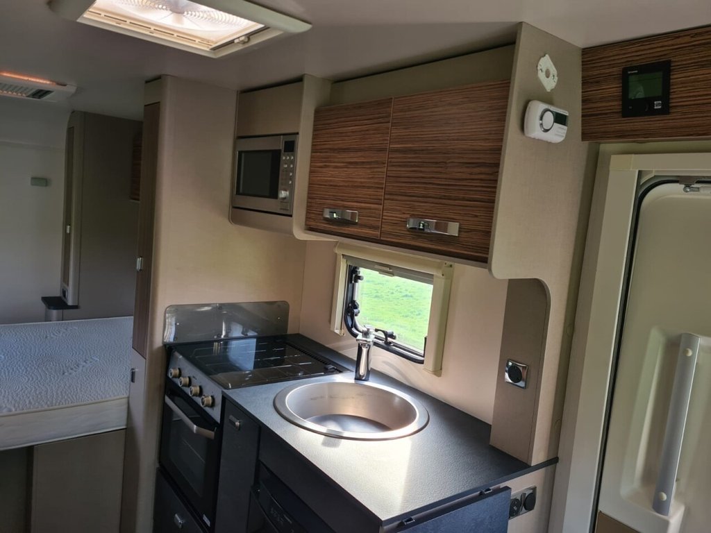 USED 2020 70 FIAT SWIFT Spirit 494 Concept 4 Berth FINANCE AVAILABLE