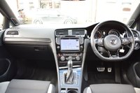 USED 2016 66 VOLKSWAGEN GOLF 2.0 R DSG 5d 298 BHP PAN ROOF / 1 OWNER / DYNAUDIO