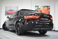 USED 2018 11 JAGUAR XF 2.0 R-SPORT INGENIUM AWD 4d 297 BHP PAN ROOF / MERIDIAN / BLACK PK