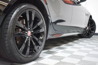 USED 2018 11 JAGUAR XF 2.0 R-SPORT INGENIUM AWD 4d 297 BHP PAN ROOF / MERIDIAN / BLACK PK