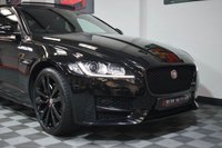 USED 2018 11 JAGUAR XF 2.0 R-SPORT INGENIUM AWD 4d 297 BHP PAN ROOF / MERIDIAN / BLACK PK