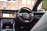 USED 2018 11 JAGUAR XF 2.0 R-SPORT INGENIUM AWD 4d 297 BHP PAN ROOF / MERIDIAN / BLACK PK
