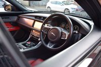 USED 2018 11 JAGUAR XF 2.0 R-SPORT INGENIUM AWD 4d 297 BHP PAN ROOF / MERIDIAN / BLACK PK