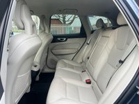 USED 2017 67 VOLVO XC60 2.0 D4 MOMENTUM AWD 5d 188 BHP 
