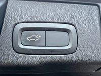 USED 2017 67 VOLVO XC60 2.0 D4 MOMENTUM AWD 5d 188 BHP 