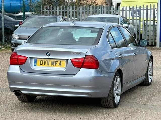 2011 BMW 3 Series - Photo 6