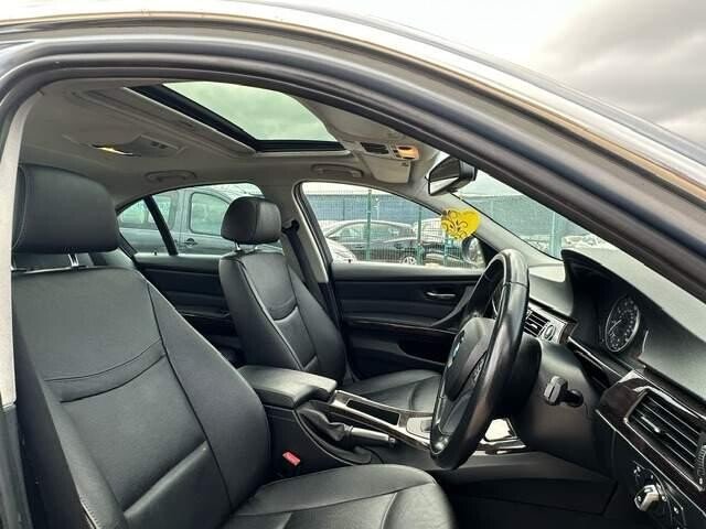 2011 BMW 3 Series - Photo 3