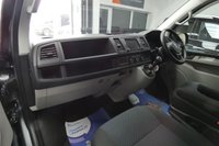 USED 2019 19 VOLKSWAGEN TRANSPORTER 2.0 T32 TDI KOMBI HIGHLINE BMT AIR CON REAR TAILGATE 1 OWNER FULL SERVICE HISTORY 5 SEATS WITH AIR CON