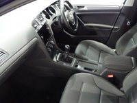 USED 2017 67 VOLKSWAGEN GOLF 1.5 SE NAVIGATION TSI EVO 5d 129 BHP FSH SAT NAV CRUISE CAMERA SENSORS