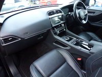 USED 2019 19 JAGUAR F-PACE 2.0 R-SPORT AWD 5d 177 BHP www.suffolkcarcentre.co.uk - Located at Reydon