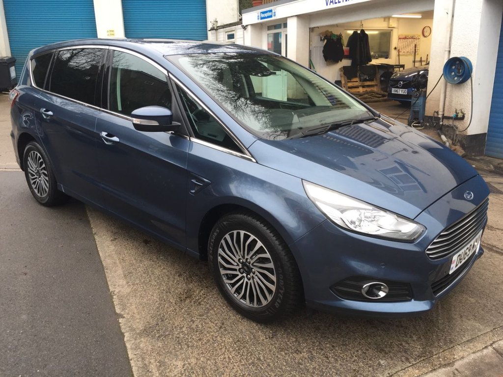 USED 2019 69 FORD S-MAX 2.0 TITANIUM ECOBLUE 5d 148 BHP DAB + SAT NAV