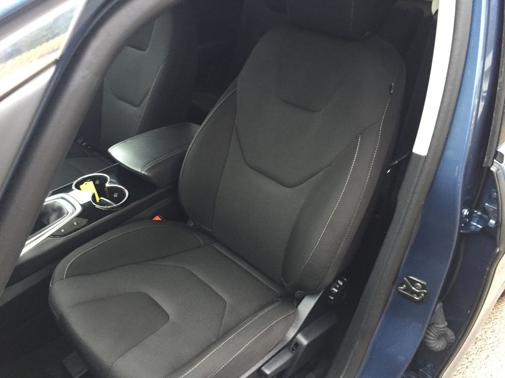 USED 2019 69 FORD S-MAX 2.0 TITANIUM ECOBLUE 5d 148 BHP DAB + SAT NAV