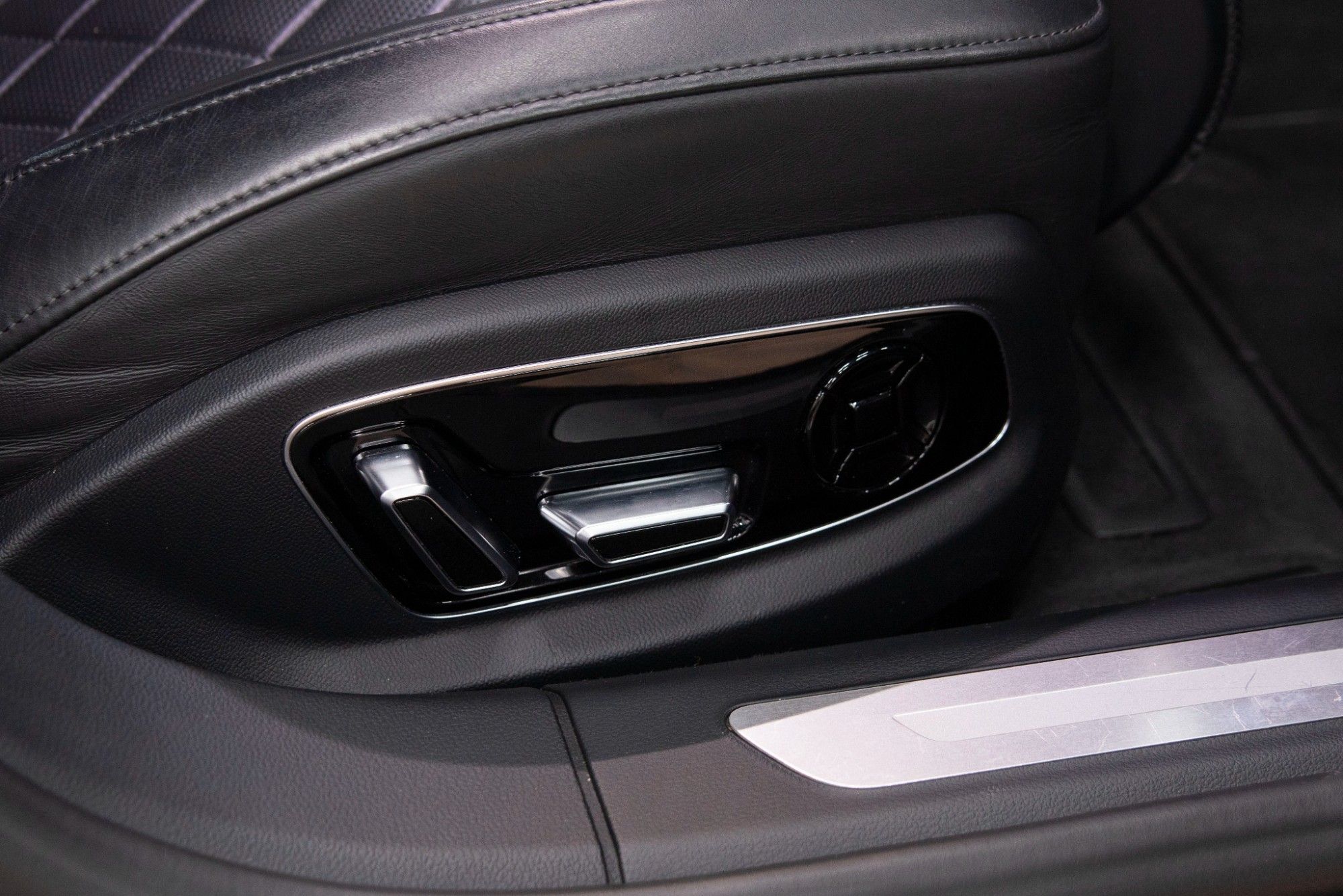 USED 2020 70 AUDI A8 3.0 TDI QUATTRO S LINE MHEV  