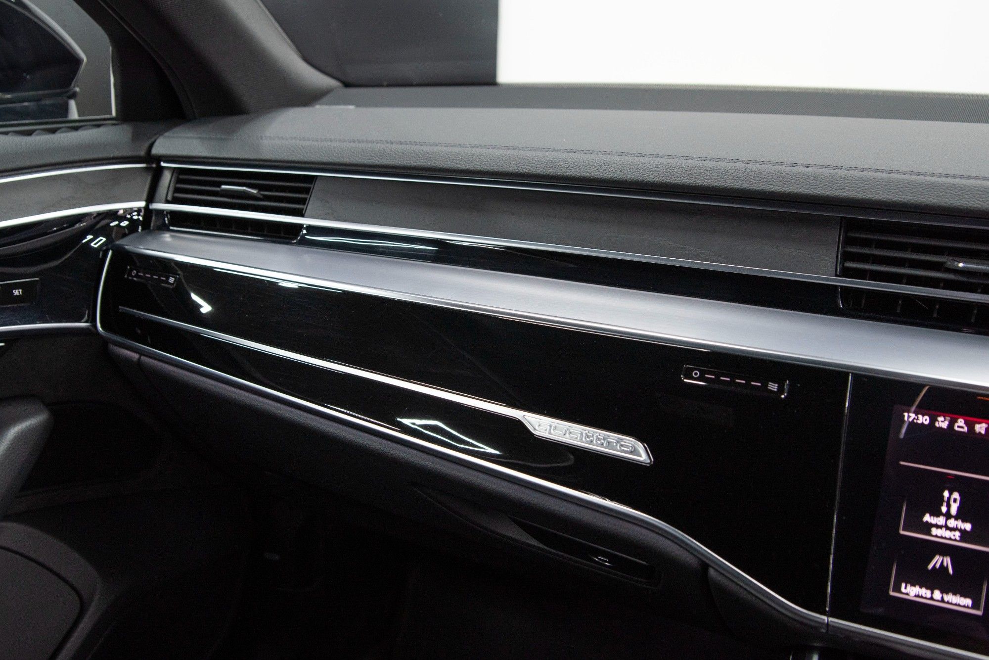 USED 2020 70 AUDI A8 3.0 TDI QUATTRO S LINE MHEV  