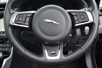 USED 2017 JAGUAR XF 3.0 V6 S 4d 296 BHP PAN ROOF / PRO NAV / MERIDIAN