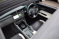 USED 2017 JAGUAR XF 3.0 V6 S 4d 296 BHP PAN ROOF / PRO NAV / MERIDIAN
