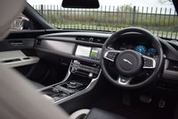 USED 2017 JAGUAR XF 3.0 V6 S 4d 296 BHP PAN ROOF / PRO NAV / MERIDIAN