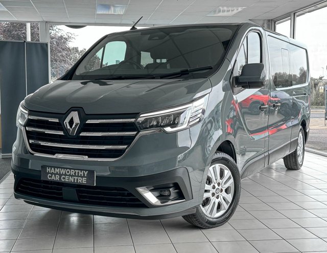 2022 72 Renault Trafic 2.0 LL30 SPORT DCI 150 BHP DOUBLE CAB 6 SEATS BIG-SPEC