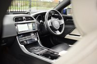 USED 2016 16 JAGUAR XE 3.0 S 4d 335 BHP PAN ROOF / MERIDIAN / BLACK PK