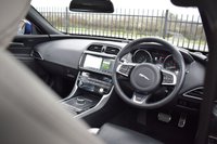 USED 2016 16 JAGUAR XE 3.0 S 4d 335 BHP PAN ROOF / MERIDIAN / BLACK PK